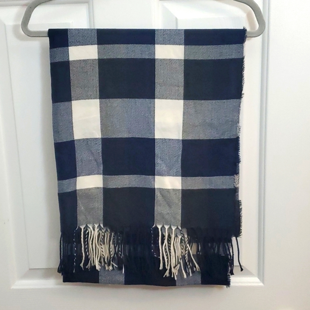 Plaid Scarf with Fringe